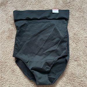 Shape wear ultra high waist panty 18/20